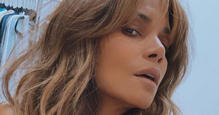 Actrice Halle Berry staat POEDELNAAKT op het balkon: “Ik doe wat ik wil!” (foto)