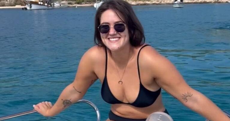 Vrouw poseert poedelnaakt, zonder haar prothesebeen: “Ik heb dit lichaam zo lang gehaat” (foto’s)