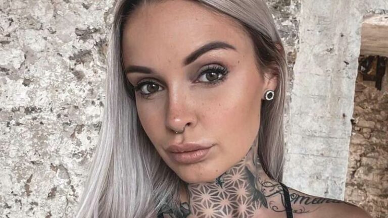 ‘Temptation’-Pommeline viert verjaardag met lingeriefoto: «Knapperd!»