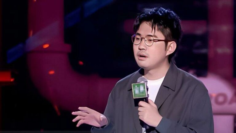WTF. Chinese komiek heeft boete van 2 miljoen euro aan zijn been na grap over leger