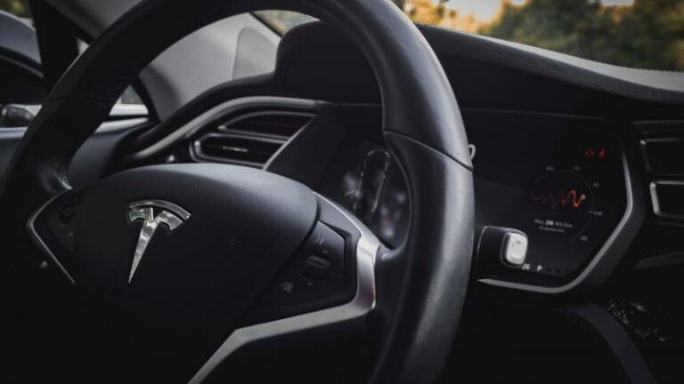 Tesla veroorzaakt dodelijke ravage in VS
