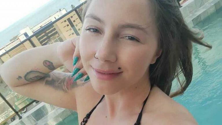 Buren klagen over model dat thuis in haar blootje rondloopt: «Niemand wil dit zien»