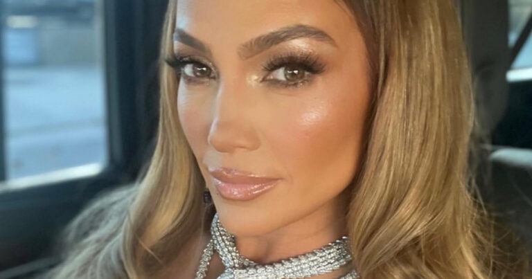 Jennifer Lopez verbaast fans met badpakfoto’s: “Prachtig!”