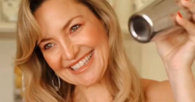 Actrice Kate Hudson geniet halfnaakt van de zon. Fans verdeeld: “Schaam je!” (foto’s)