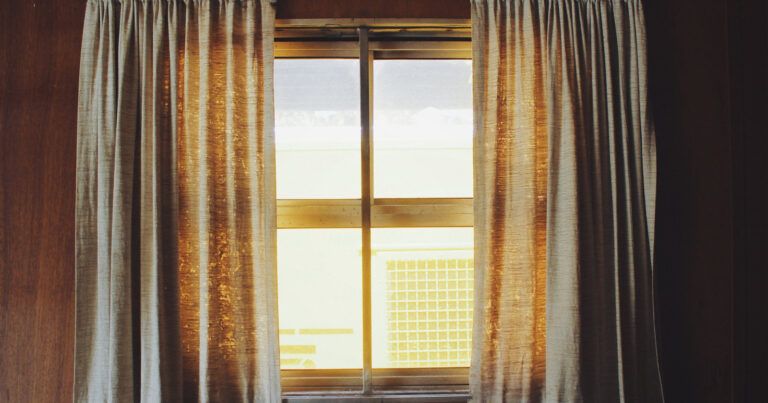 Hoe houd je je raamdecoratie in topconditie? Ontdek de beste schoonmaaktips