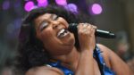 Zangeres Lizzo deelt trots gedurfde foto van achterwerk: «Je bent mijn inspiratie!»