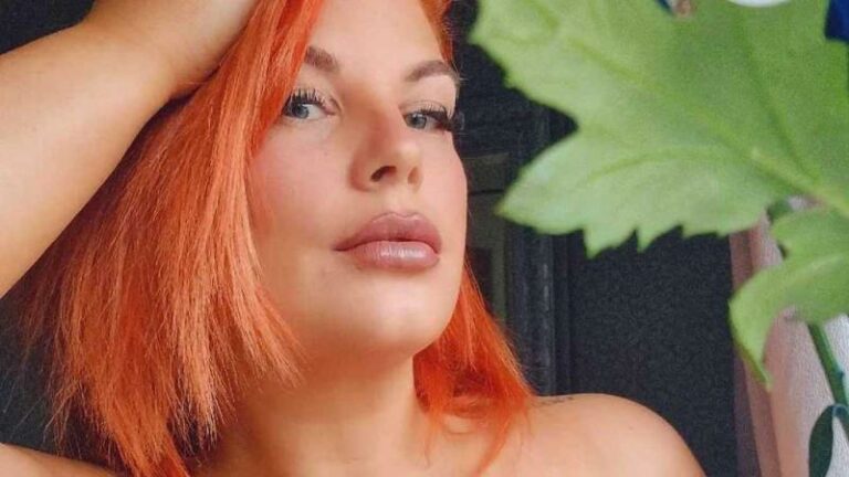 Vrouw die halfnaakt zont in tuin overweegt hogere omheining: «Ik voel mijn buren gluren»