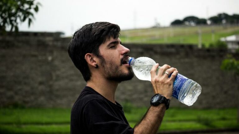 Stay hydrated: zo leer je voldoende water te drinken!