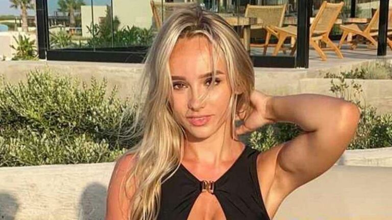 Amy Sonck imponeert volgers in uitgesneden badpak: «Wow, knap!» (foto)