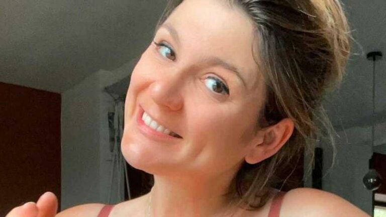 Nasrien Cnops deelt borstvoedingsfoto: «Ik heb nu de borsten van Pamela Anderson»
