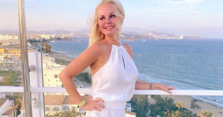 Halfnaakte Lesley-Ann Poppe verbaast fans: “Jaloers op je overbuurman!” (foto)
