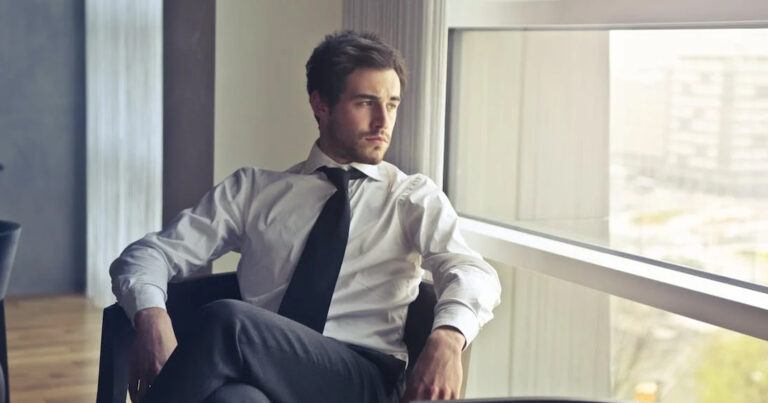 Geef je zelfvertrouwen een boost met de juiste zakelijke outfits