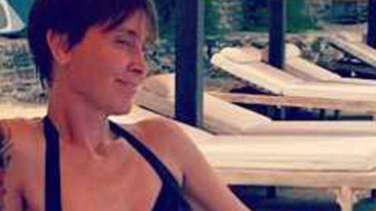 Zangeres Anouk verbaast volgers in badpak: «Wat een lichaam, flink getraind!» (foto)