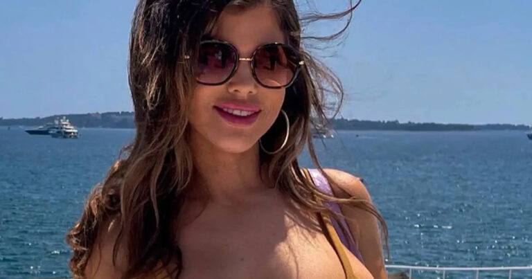 ‘Baywatch’-ster Donna D’Errico deelt lingeriefoto: “Sexy!” (foto)