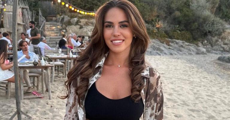Sarah Puttemans verbaast fans met nieuwe bikinifoto’s: “Viktor Verhulst heeft geluk!”