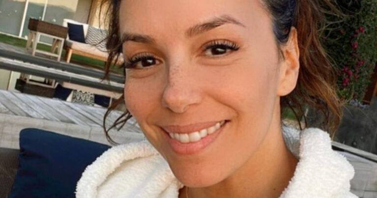 ‘Desperate Housewives’-actrice geniet in bikini: “Te knap!” (foto’s)