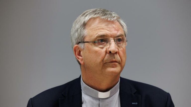 Antwerpse bisschop Johan Bonny reageert op VRT-reeks ‘Godvergeten’: “Kerk probeert al jaren te luisteren”