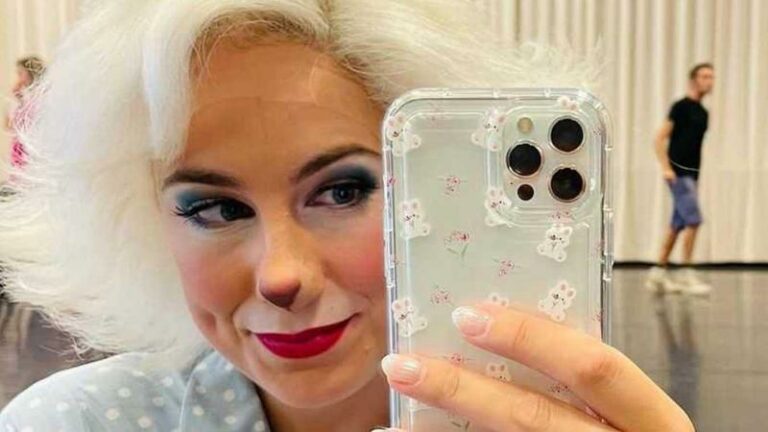 Herken jij deze ‘snoezige’ Bekende Vlaming?: “Wat ben je weer mooi!” (foto)