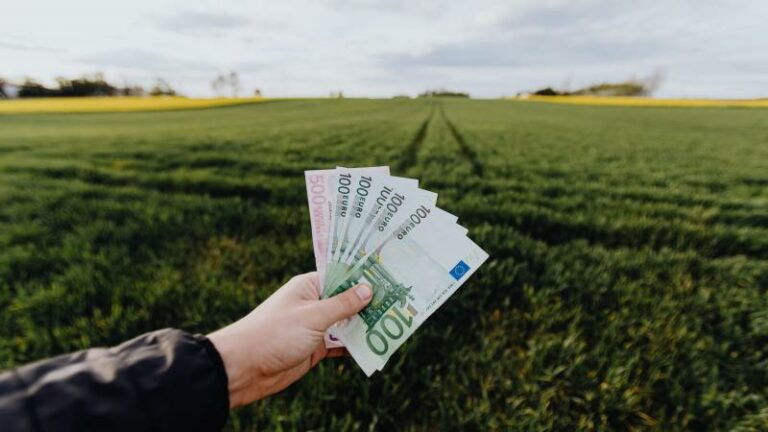 Zoveel verdiende de Belg gemiddeld in 2021