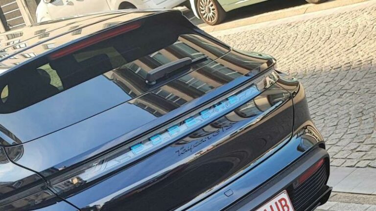 Bestuurder hoopt met DEZE gepersonaliseerde nummerplaat minder boetes te krijgen (foto)