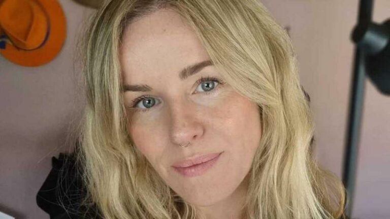 Josje Huisman (ex-K3) heeft treurig nieuws: “Met pijn in het hart”