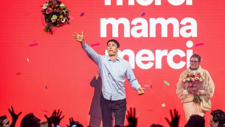 Moeder van Conner Rousseau reageert op ontslag: “Het gaat niet goed met hem”