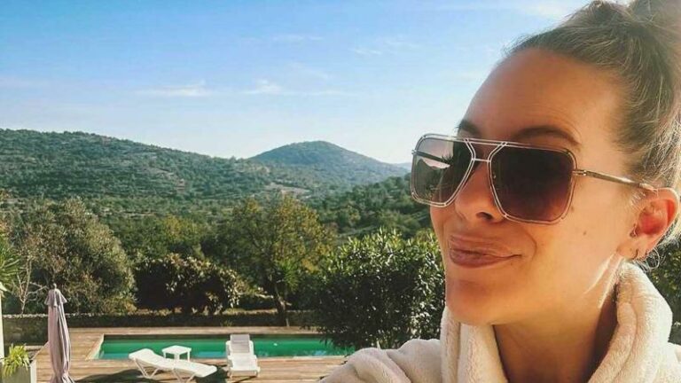 Zwangere Eline De Munck toont haar bolle buikje: “Wat straal je!” (foto)