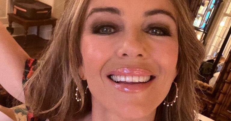 Beroemde actrice verbaast fans met straffe badpakfoto’s: “Zo sexy!”
