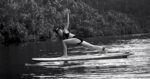 Miley Cyrus doet aan yoga op paddleboard. Fans lovend: “Perfect evenwicht!” (video)