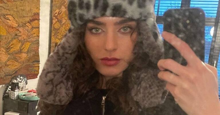 Olga Leyers poseert in luchtige outfit: “Knap, Olga!” (foto’s)