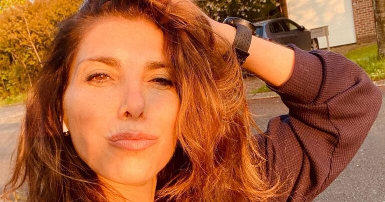 Saartje Vandendriessche mept erop los in sportieve outfit: “Je ziet er zo goed uit!” (foto)