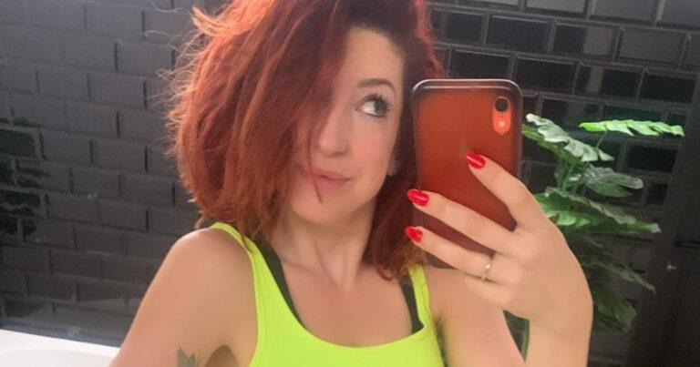 Kaat Bollen pakt uit met nieuwe lingerieselfies: “Staat je beeldig!” (foto’s)