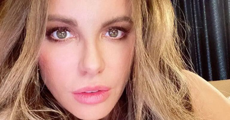 Actrice Kate Beckinsale laat in doorschijnende outfit weinig aan de verbeelding over (foto’s)