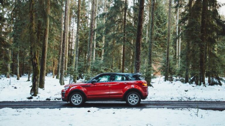 Deze 5 voorwerpen laat je in de winter beter niet in de auto slingeren