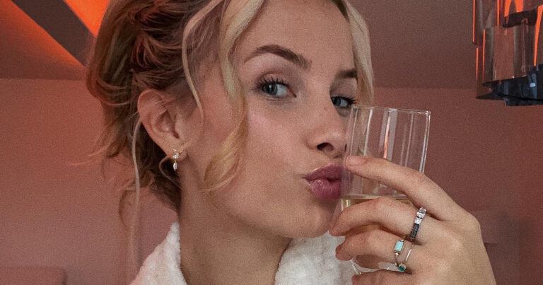 Zangeres Olivia Trappeniers deelt zomerse foto’s: “Beauty!”