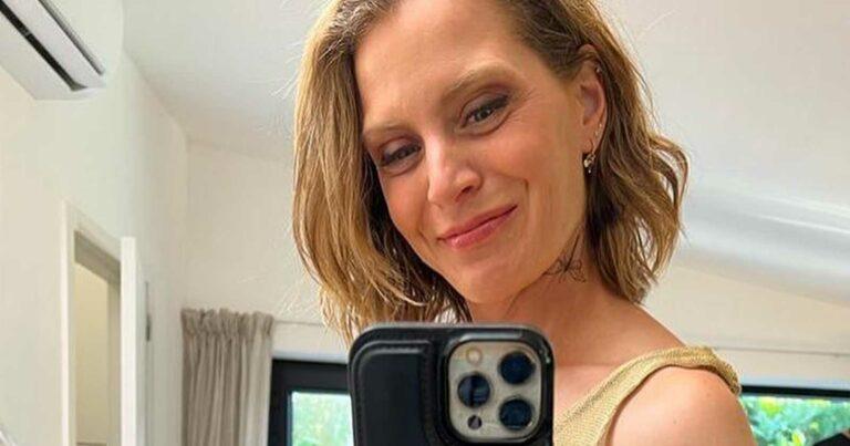 Dina Tersago straalt in uitgesneden badpak: “Puur natuur!” (foto)