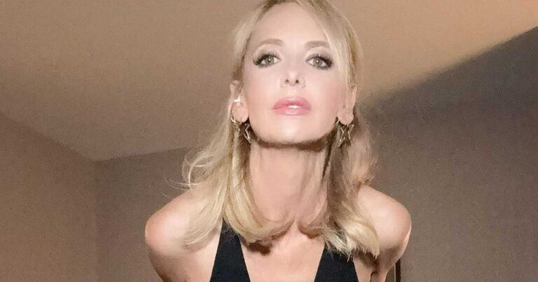 Sarah Michelle Gellar deelt pikante foto’s, maar volgers maken zich zorgen: “Ze is zo mager!”