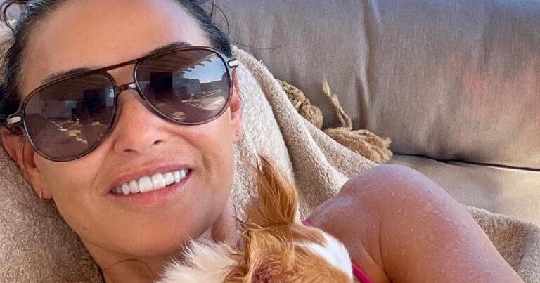 Actrice Demi Moore toont haar decolleté in opvallende outfit: “Zo knap!” (foto’s)