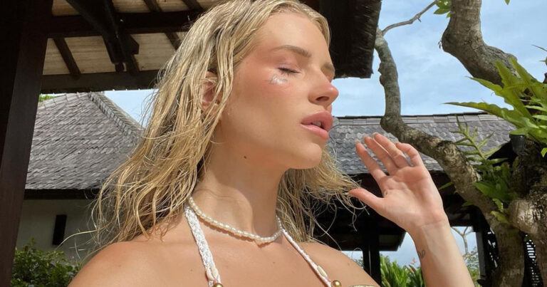 Zus van Kate Moss deelt pikante lingeriefoto’s: “WAUW!”