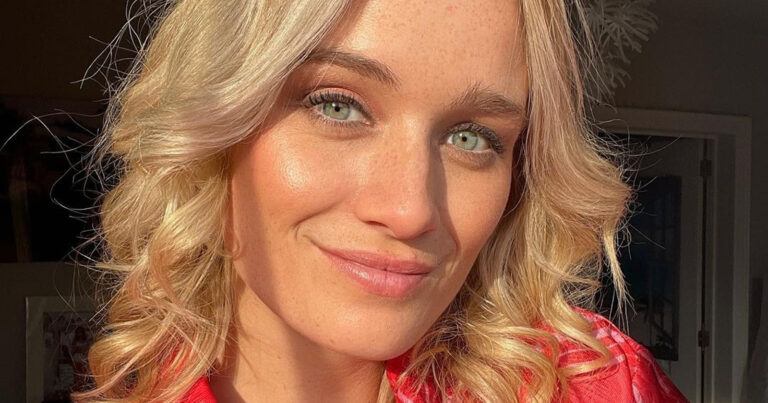 Julie Vermeire oogst lof met badpakfoto’s: “Wat een prachtig figuur heb je!”
