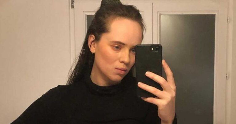 ‘Alter Ego’-actrice Moora Vander Veken onthult dat ze seks had op wel héél gewaagde plek