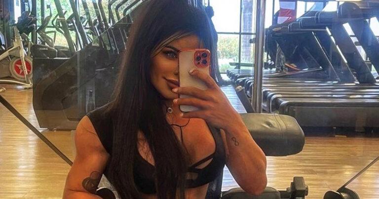 Model komt 100 keer per dag klaar: “Het gebeurde zelfs in de fitness terwijl iedereen me aankeek”