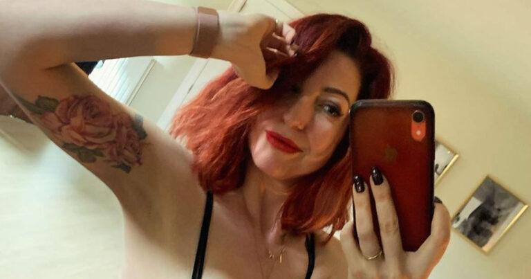Kaat Bollen waagt zich aan boudoirlingerie: “Wat een goddelijk mooi lichaam!” (foto’s)