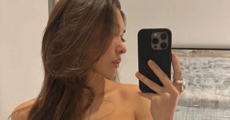 Vrouw van Kevin De Bruyne straalt in diep uitgesneden jurk: “Perfectie” (foto)