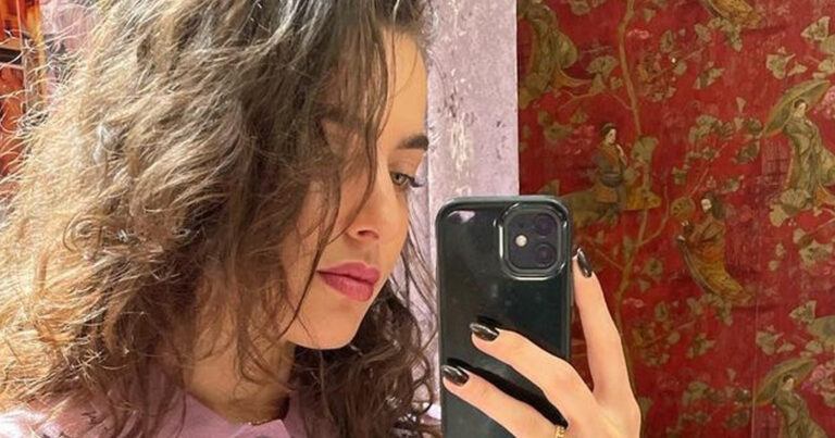 Olga Leyers waagt zich aan doorschijnende outfit: “Heel sexy!” (foto’s)