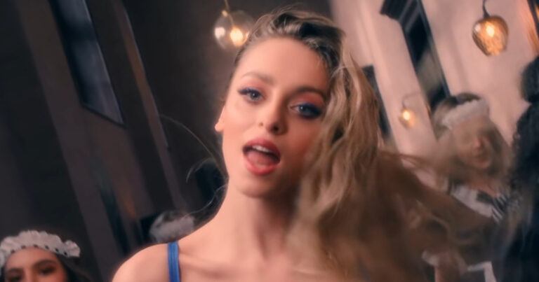 Camille Dhont waagt zich aan sexy outfit in nieuwe videoclip: “Zo ontzettend trots op jou!” (foto/video)