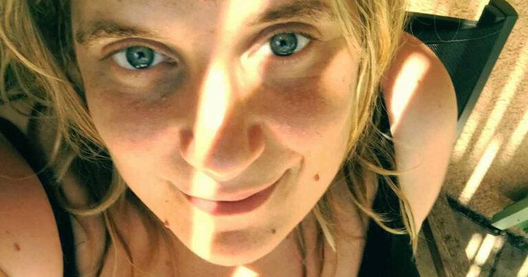 Ruth Beeckmans eert overleden partner met pakkende boodschap: “Je bent bij ons, altijd”