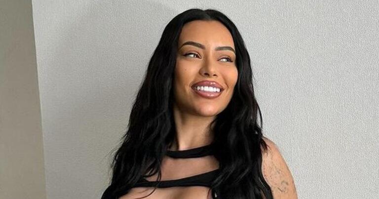 ‘Temptation’-Yasmine waagt zich aan wel héél uitgesneden outfit: “Wow!” (foto’s)