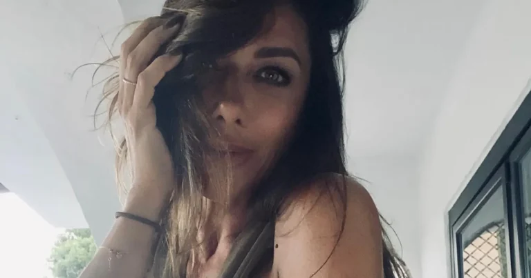 Valerie De Booser poseert in mooie jurk: “Prachtige foto’s!”