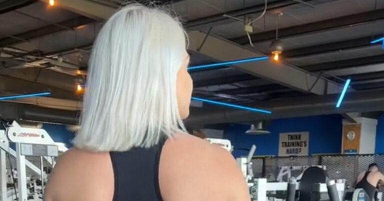 Dame wordt versierd in fitness, maar dan draait ze zich om: “Dit zag ik niet aankomen!” (video)